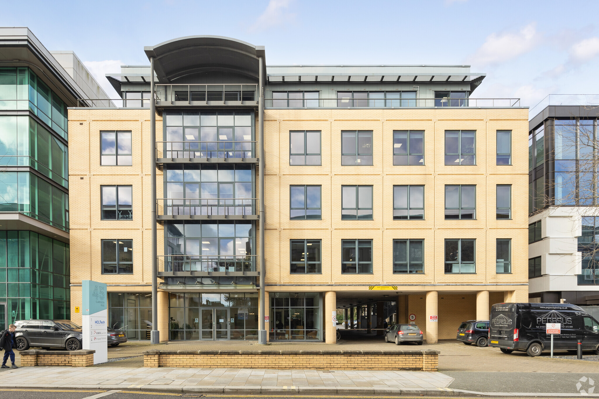 45 Clarendon Rd, Watford for sale Primary Photo- Image 1 of 1