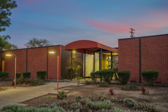 305 South Dr, Mountain View, CA for rent Building Photo- Image 1 of 8