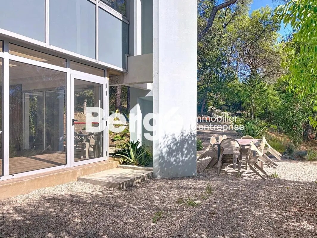 Office in Valbonne to rent Building Photo- Image 1 of 6