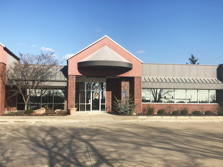 3316 Lemone Industrial Blvd, Columbia, MO for rent - Building Photo - Image 2 of 4