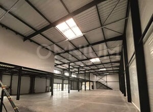 Light Industrial in Saint-Quentin-Fallavier to rent Interior Photo- Image 1 of 1