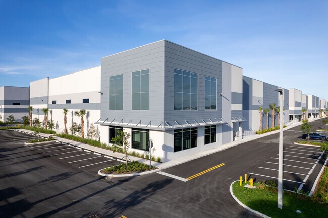 More details for 8593 NW 96th St, Medley, FL - Industrial to Rent
