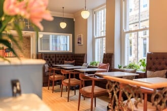 Tregenna Hl, St Ives to rent Interior Photo- Image 1 of 3