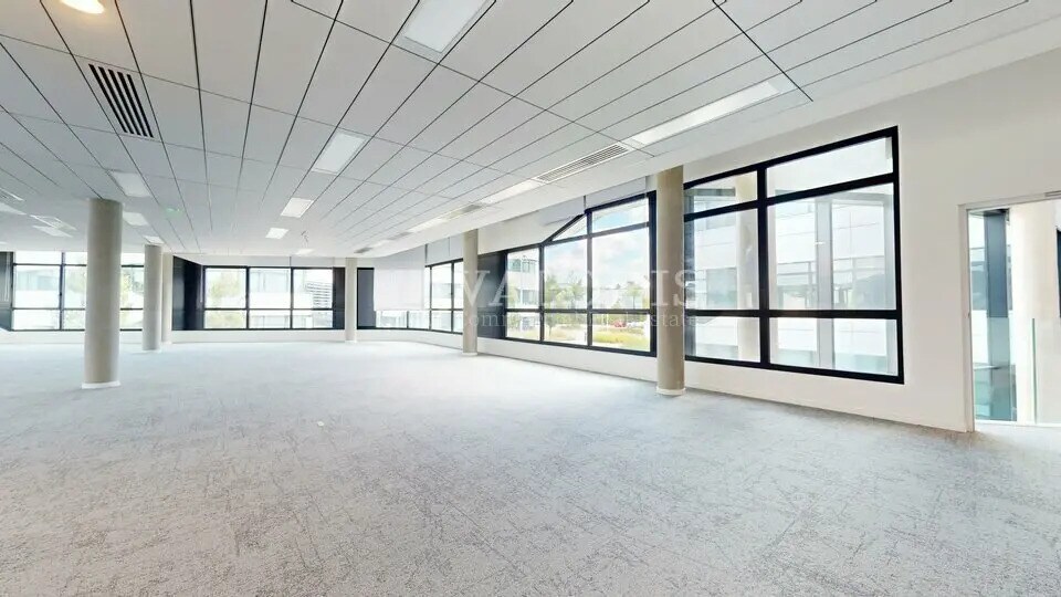 4 Chemin Du Tronchon, Champagne-au-Mont-d'Or to rent - Building Photo - Image 1 of 10