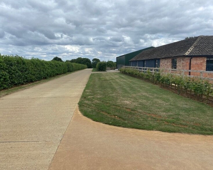 Astrop Rd, Banbury to rent - Building Photo - Image 3 of 7