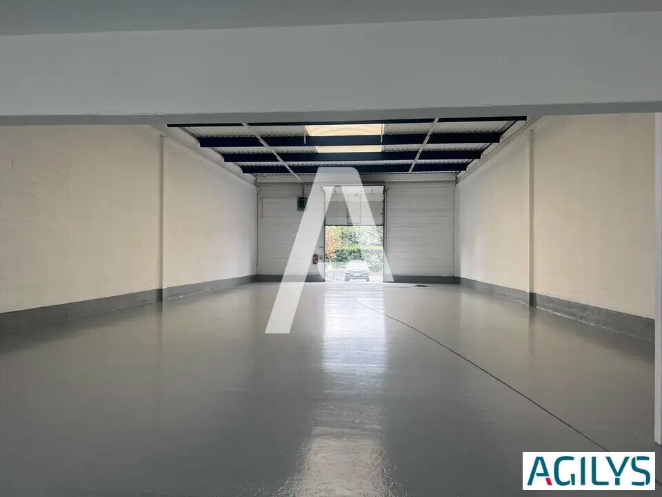 Light Industrial in Bonneuil-sur-Marne to rent Interior Photo- Image 1 of 7