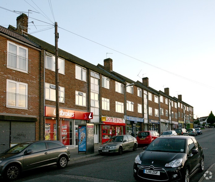 1-19 Stanley Way, Orpington to rent - Primary Photo - Image 2 of 11