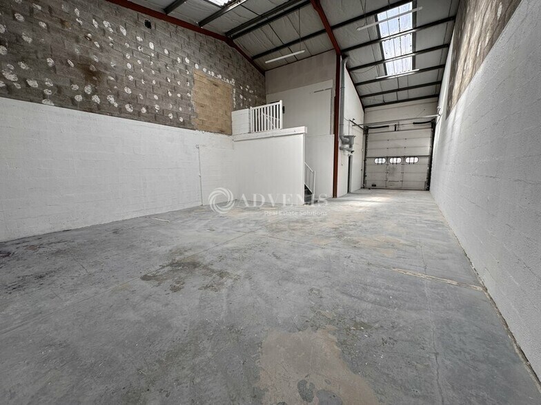Office in Lisses to rent - Building Photo - Image 2 of 4