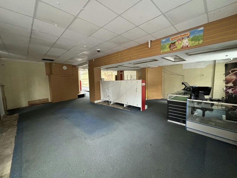 1 High St, Witney to rent - Interior Photo - Image 3 of 5
