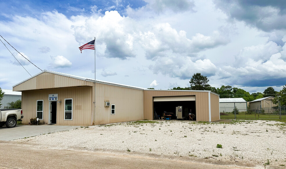 150 Robin Dr, Livingston, TX for sale - Building Photo - Image 2 of 17