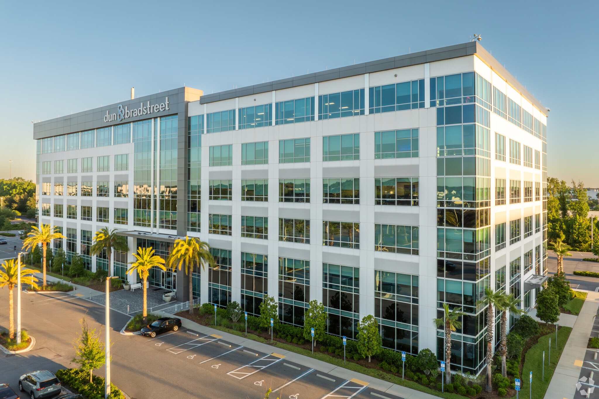 5335 Gate Pky, Jacksonville, FL to rent Primary Photo- Image 1 of 17