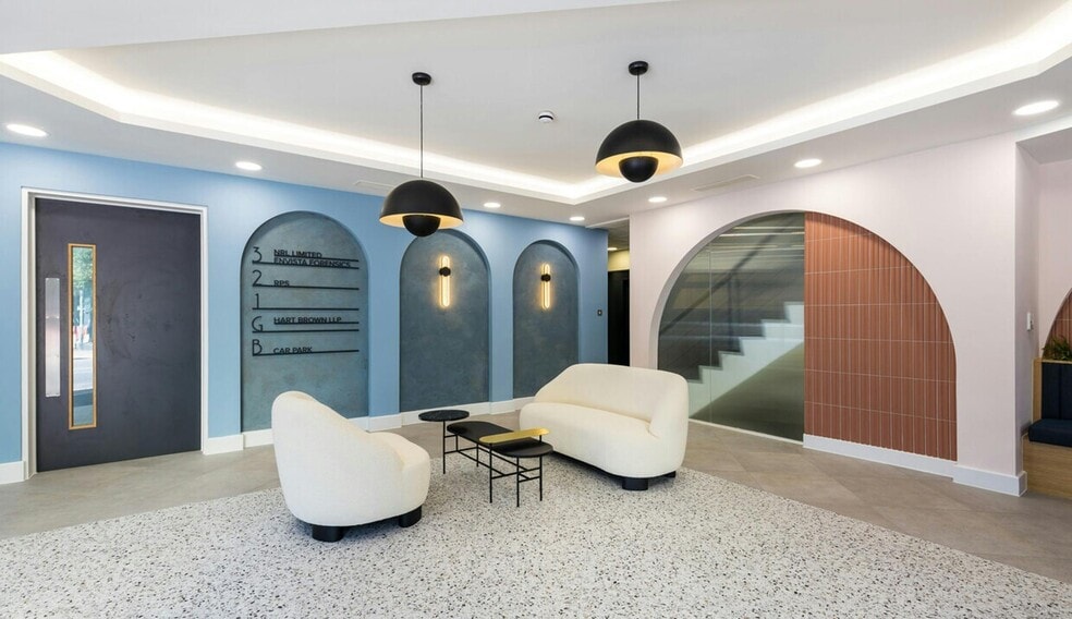 27-41 Church St W, Woking to rent - Interior Photo - Image 2 of 6