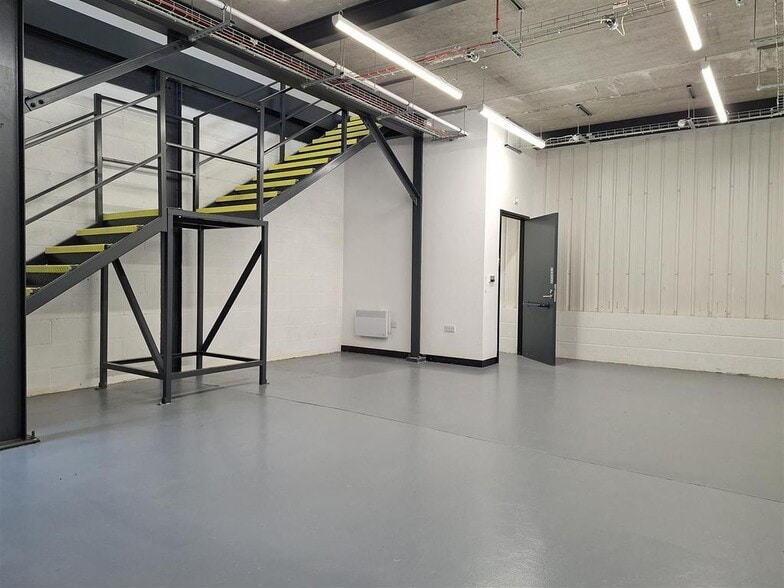 Thorpe Rd, Melton Mowbray to rent - Building Photo - Image 2 of 40