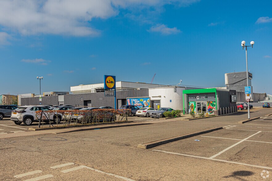 Wester Hailes Rd, Edinburgh for sale - Primary Photo - Image 1 of 1