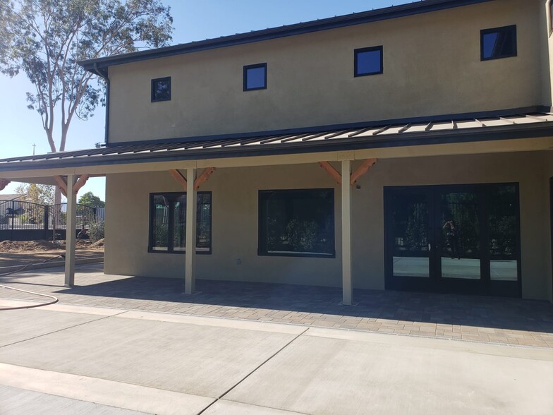 633 Sixth St, Norco, CA for sale - Building Photo - Image 2 of 15