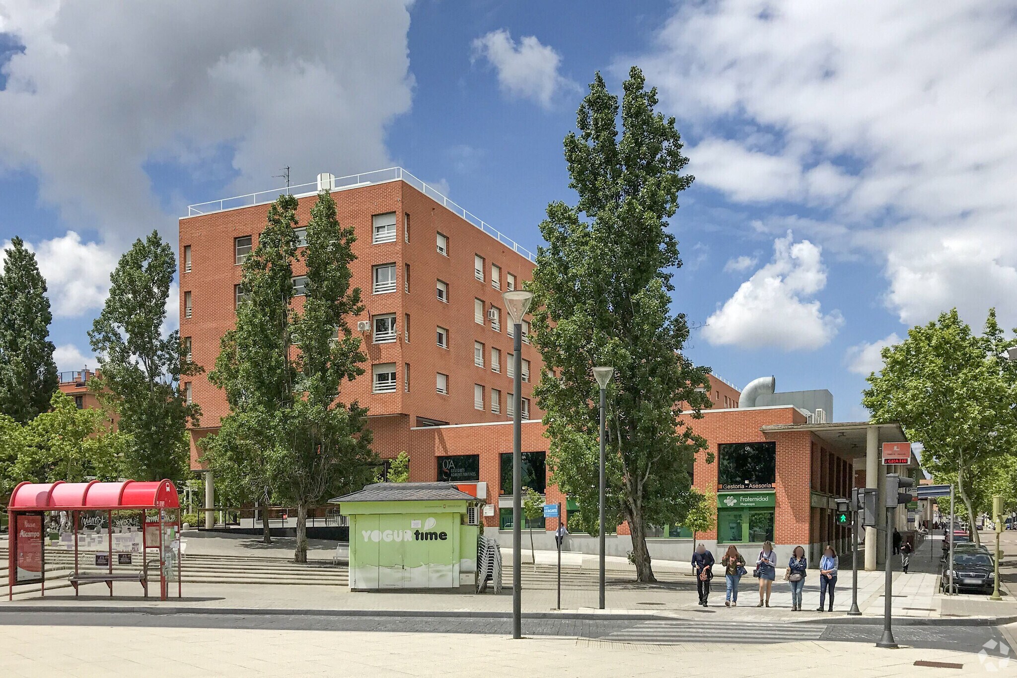 Retail in Tres Cantos, Madrid for sale Primary Photo- Image 1 of 4