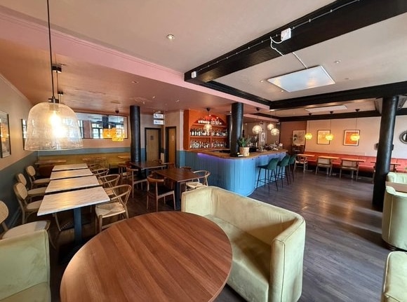 39 Broughton St, Edinburgh to rent - Interior Photo - Image 2 of 7