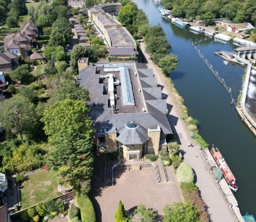 Hurst Rd, East Molesey to rent - Building Photo - Image 3 of 21