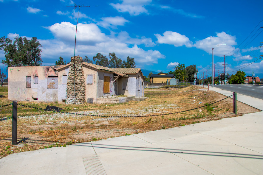 8788 Citrus Ave, Fontana, CA for rent - Building Photo - Image 2 of 18