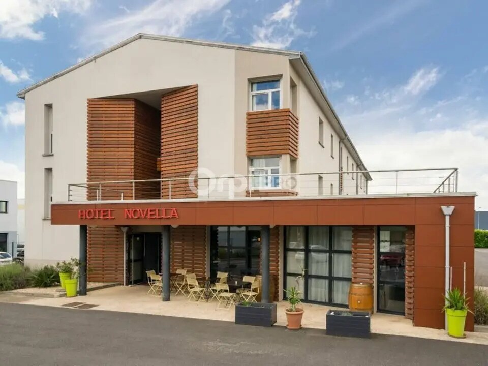 Light Industrial in Carquefou for sale Building Photo- Image 1 of 4