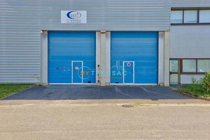 Light Industrial in Collégien to rent - Building Photo - Image 3 of 4