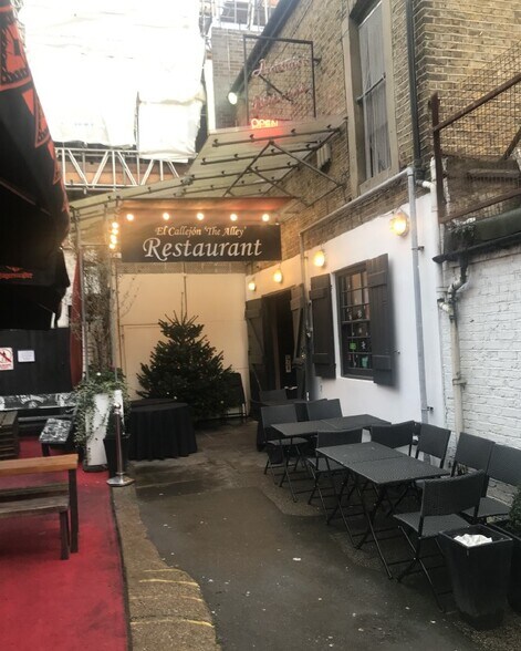 137 Upper St, London for sale - Building Photo - Image 1 of 1