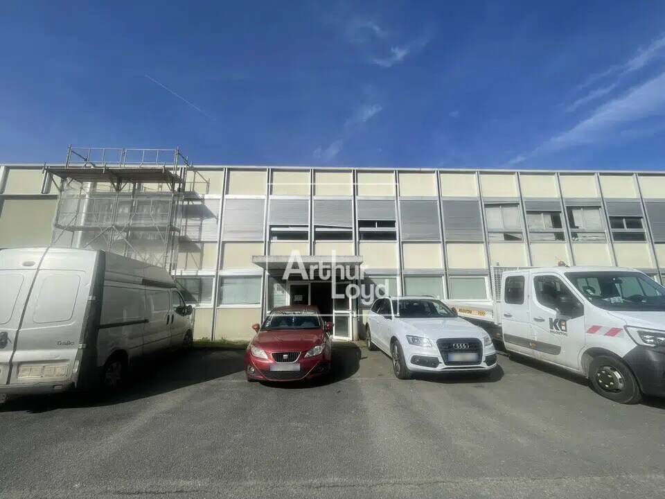 Industrial in Pringy for sale Primary Photo- Image 1 of 8