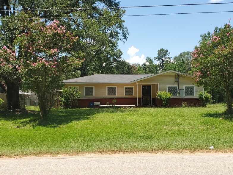 12021 Old Montgomery Rd, Willis, TX for rent - Building Photo - Image 1 of 10