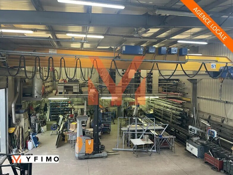 Light Industrial in Bouafle for sale - Interior Photo - Image 3 of 7