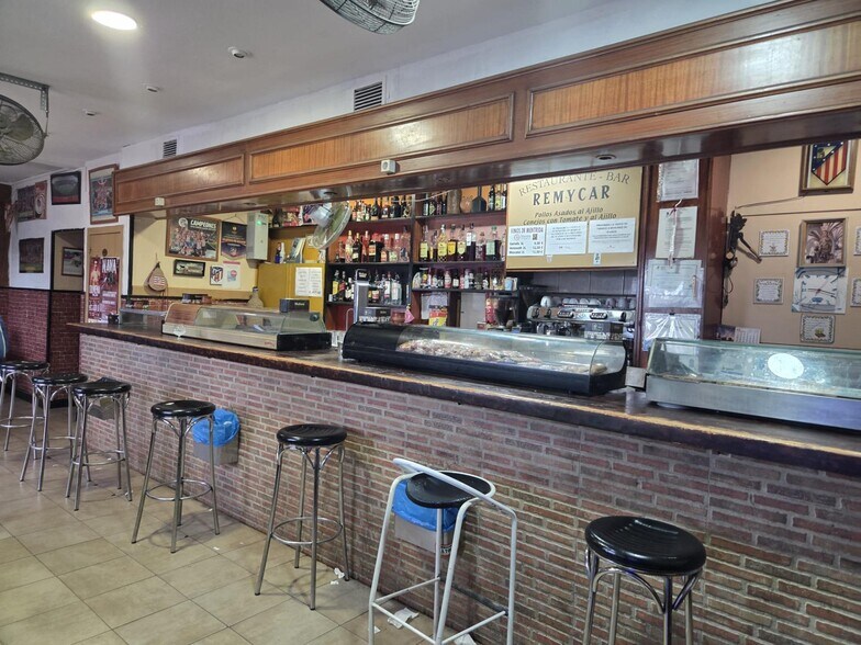 Retail in Colmenar Viejo, Madrid for sale - Interior Photo - Image 2 of 11