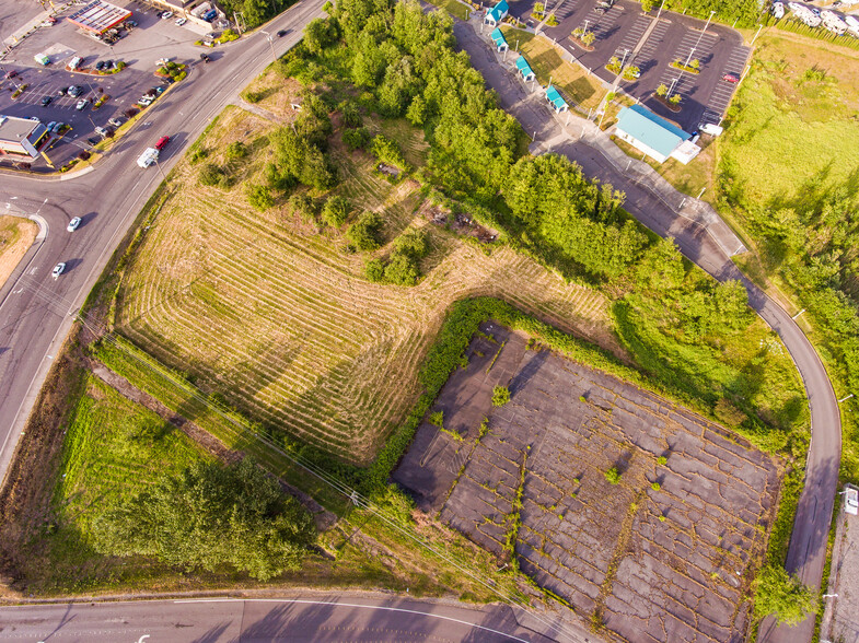 1695 Main St, Ferndale, WA for rent - Building Photo - Image 3 of 12