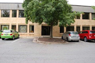 13912-13933 Willard Rd, Chantilly, VA for rent Building Photo- Image 1 of 17