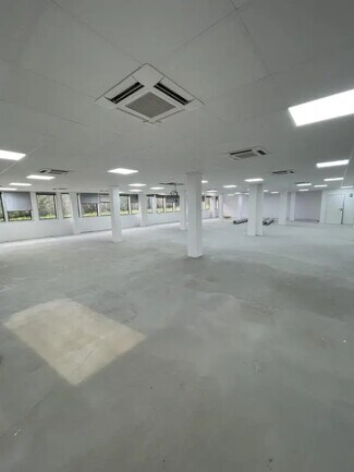 More details for Office, Retail to Rent