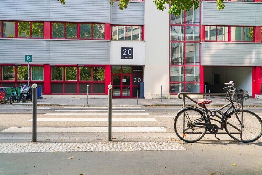 20 Rue Louis Guérin, Villeurbanne to rent - Building Photo - Image 2 of 13