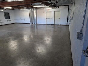 9383 E Bell Rd, Scottsdale, AZ to rent Interior Photo- Image 2 of 8