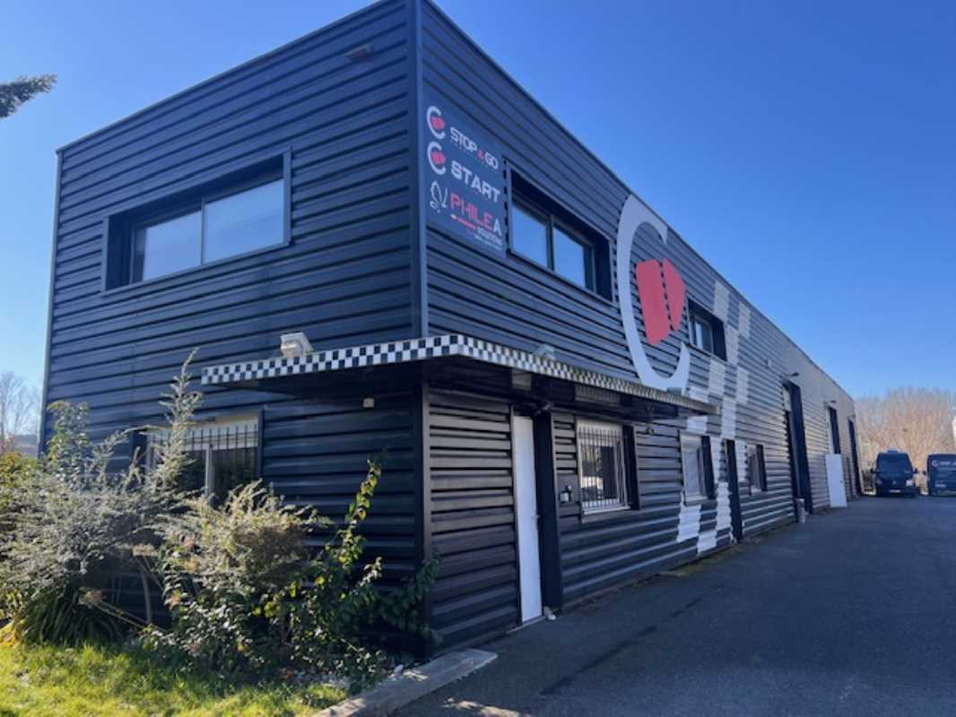 Light Industrial in Montrabé to rent Building Photo- Image 1 of 20