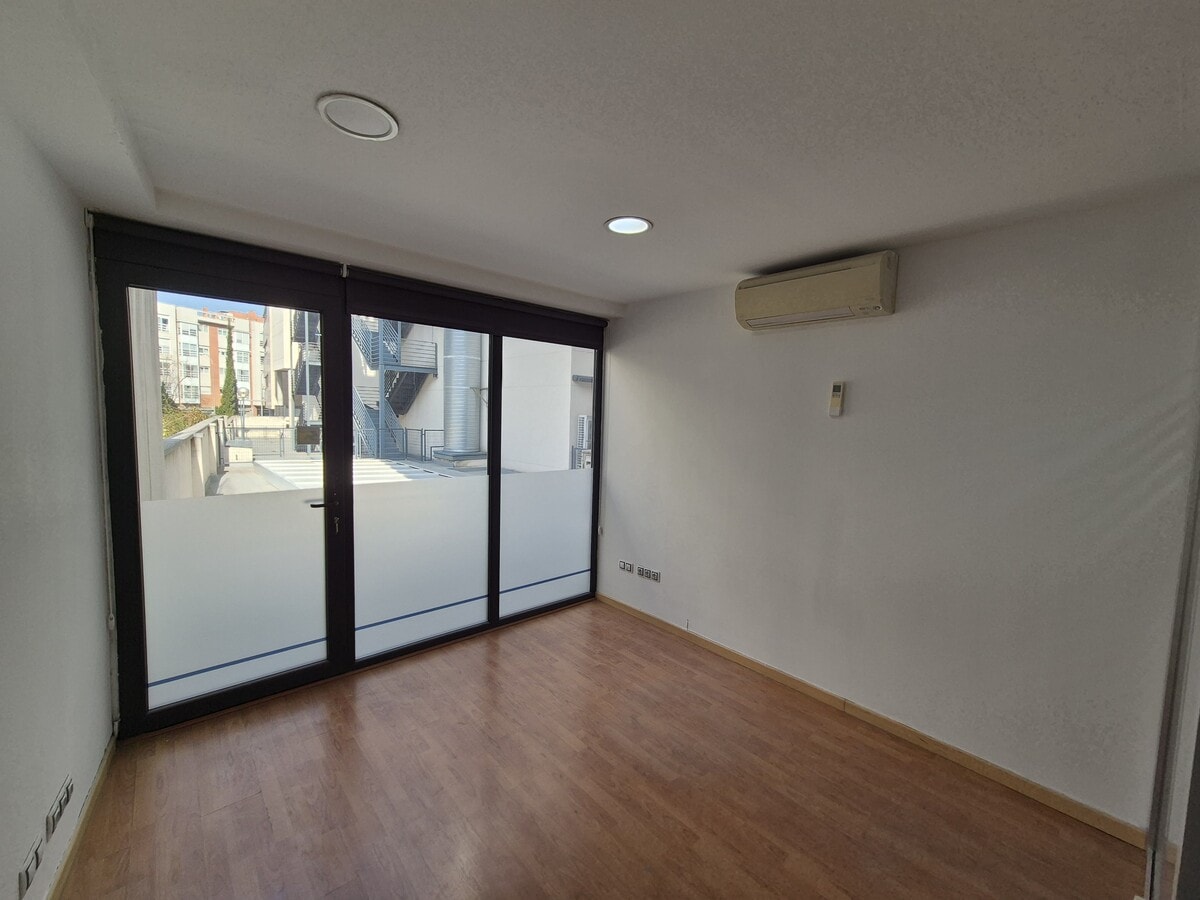 Madrid, MAD 28037 - Unit Es:4 Pl:00 Pt:08 -  - Interior Photo - Image 1 of 9