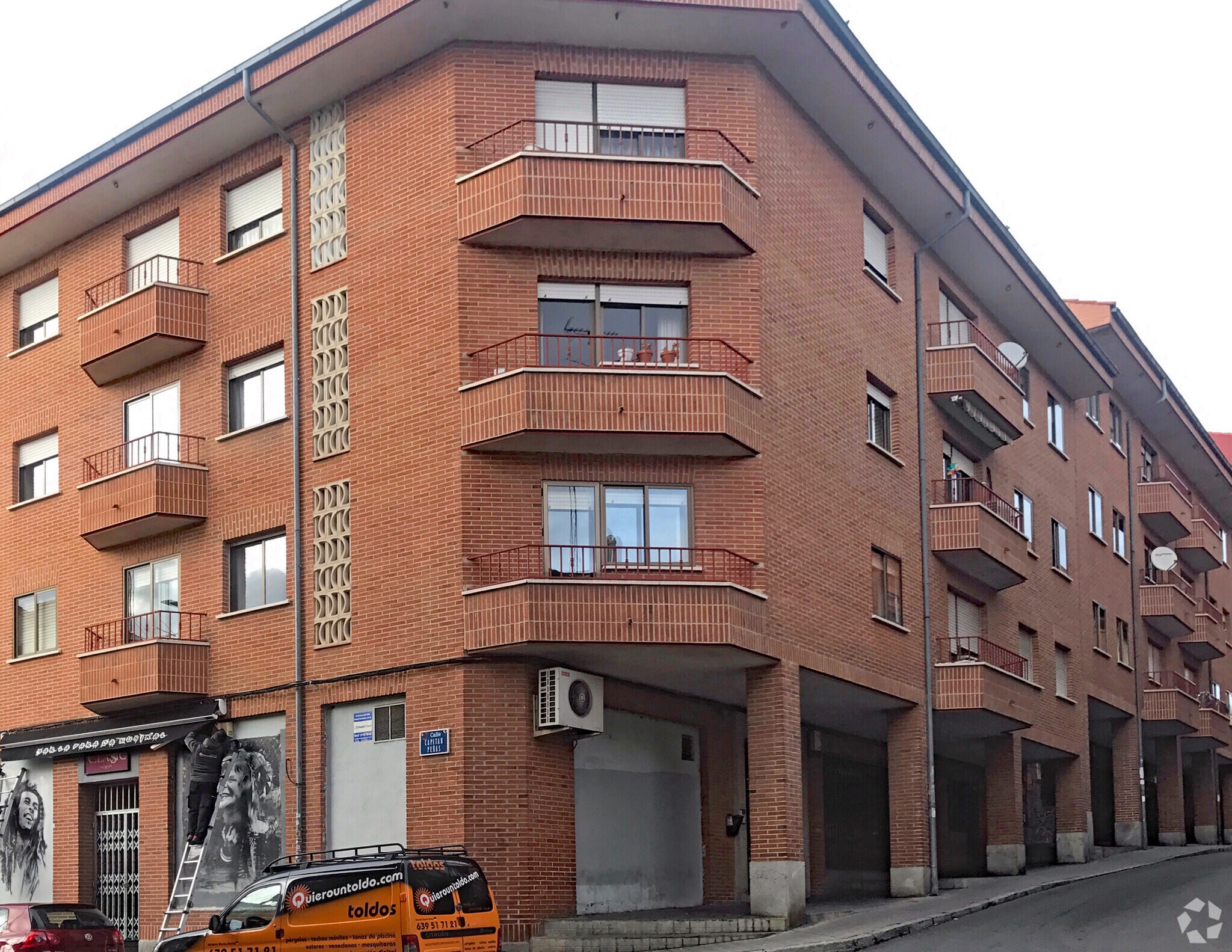 Retail in Ávila, Ávila to rent Primary Photo- Image 1 of 4