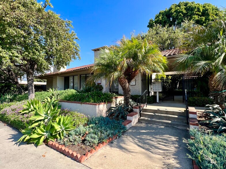 5320 Carpinteria Ave, Carpinteria, CA for rent - Building Photo - Image 1 of 19