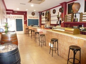 Retail in Cuenca, Cuenca to rent Interior Photo- Image 2 of 6