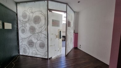 Retail in Reus, Tarragona to rent Interior Photo- Image 1 of 10