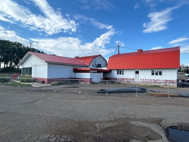 2210 Valley Dr E, Miles City, MT for sale - Building Photo - Image 3 of 11