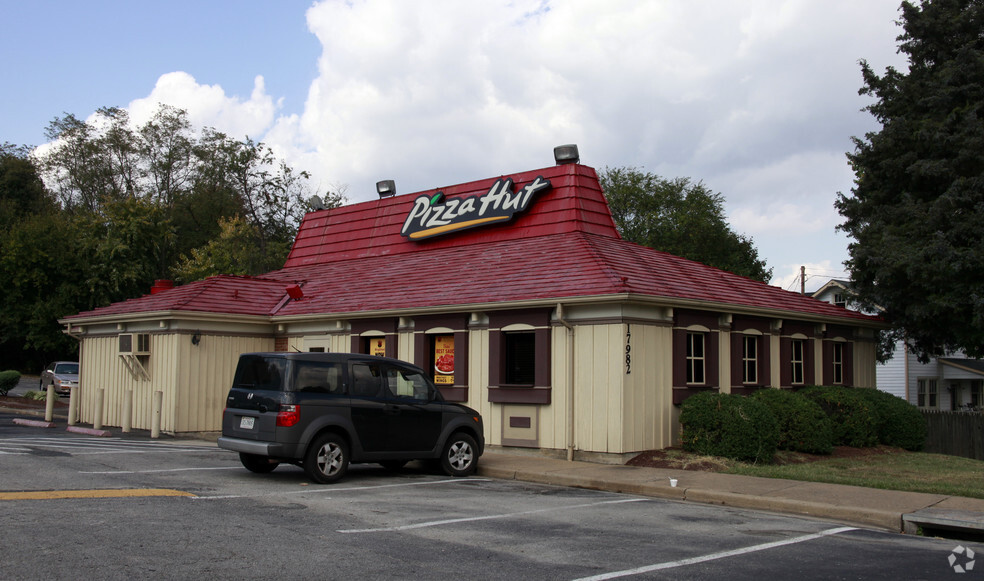 17982 Main St, Dumfries, VA for sale - Building Photo - Image 1 of 1