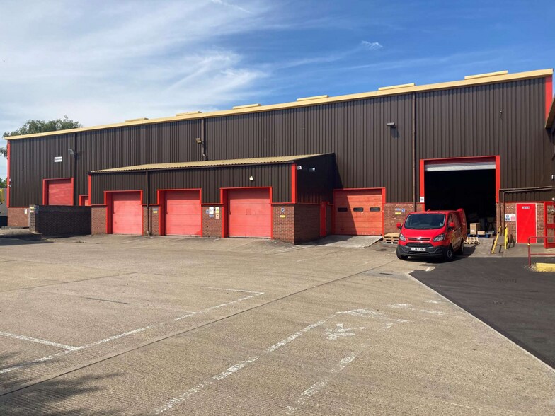 4 Station Rd, St Neots for sale - Building Photo - Image 1 of 1