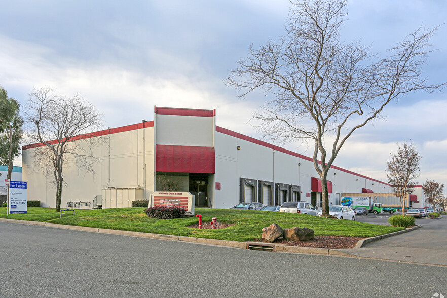 1942-1958 Sabre St, Hayward, CA for rent - Building Photo - Image 1 of 7