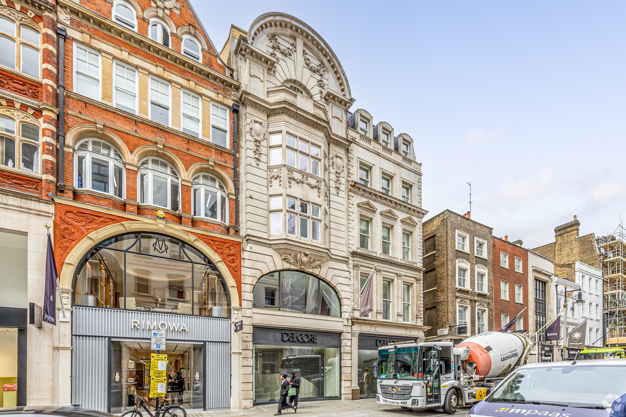 15 Lancashire Ct, London to rent Primary Photo- Image 1 of 4