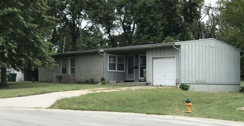 9427 Gillette St, Lenexa, KS for sale - Primary Photo - Image 1 of 1