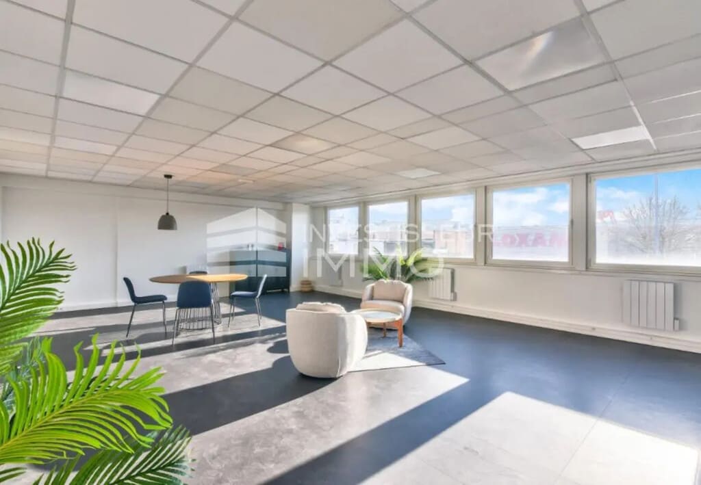 Location Bureaux 118 m² - Photo 1