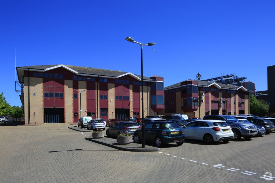 Neptune Way, Rochester for sale - Primary Photo - Image 1 of 1