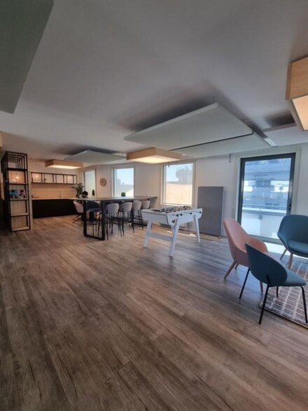 Office in Issy-les-Moulineaux to rent - Building Photo - Image 3 of 4